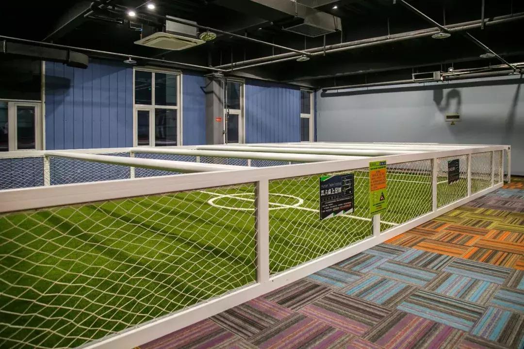 蹦床乐园闯关攀岩,蹦床馆嗨玩