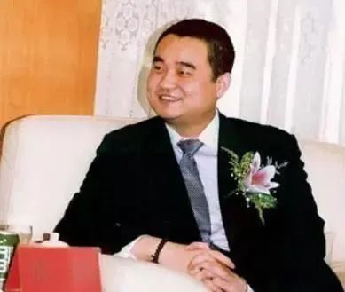 抢公章算个啥,他才是30年来最“神”的企业家