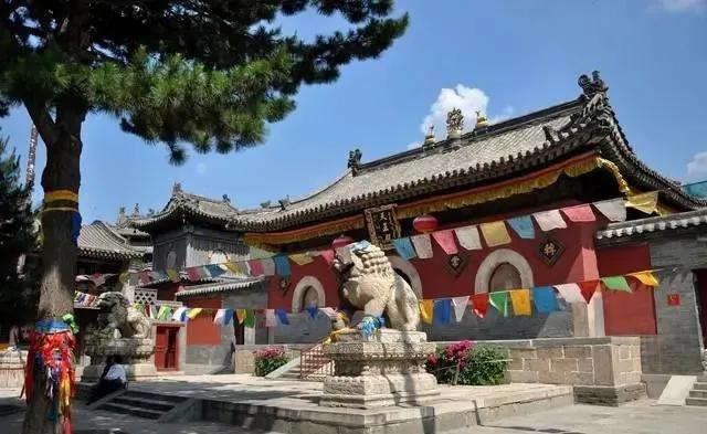 去五台山拜佛必须去的寺庙,去五台山拜佛最主要去哪个庙