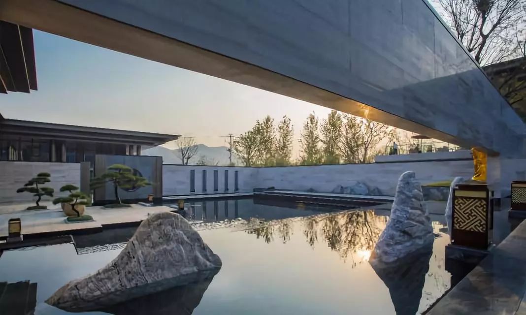 南京主城伴山实景院墅,仙林东中式叠墅