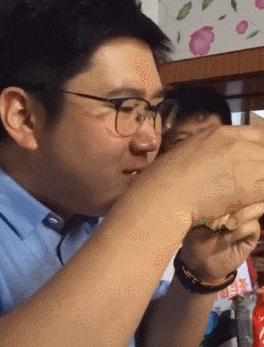 搞笑gif图来袭看一次笑一次,搞笑gif开心一刻