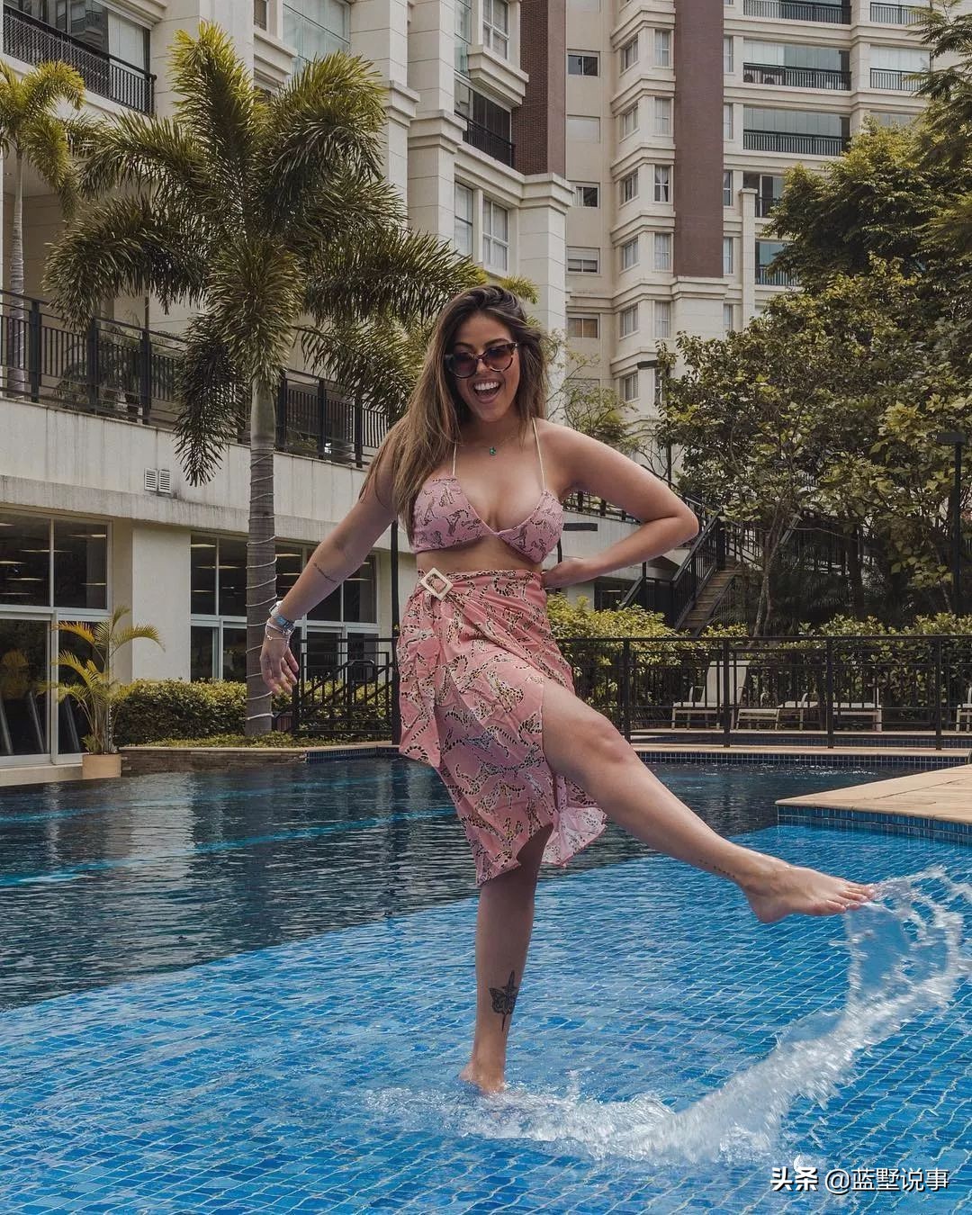 皇马小将维尼修斯女友玛利亚的魔鬼身材