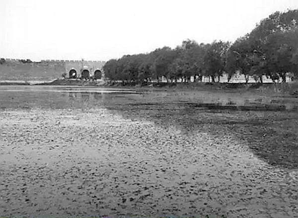 南京相隔百年的照片,南京城景对比图