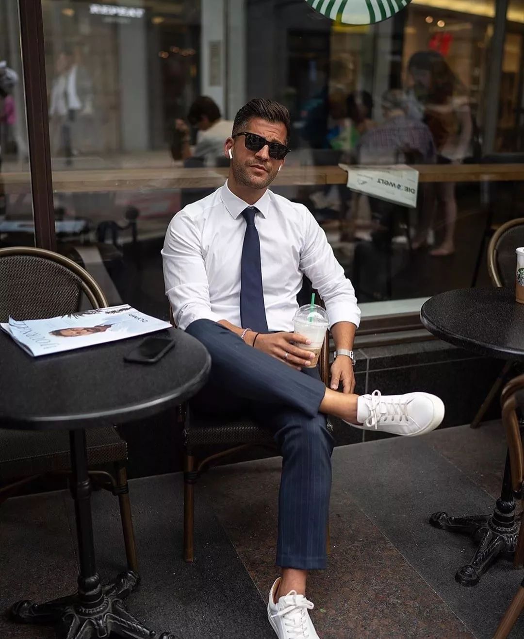 简单的衬衫穿出不同的潮流感来,衬衫怎么穿才能既时尚又舒服