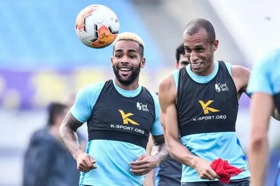 荒诞！苏宁愿顶薪300万欧续约特谢拉，足协新规扼杀他的归化路