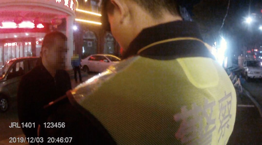 江西萍乡交警查酒驾事故,酒驾司机看到警察执勤视频