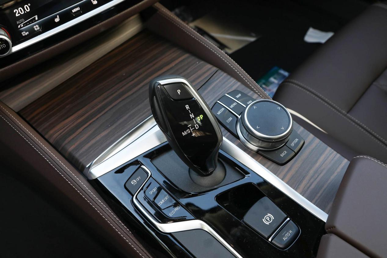 50万左右的车买宝马还是奔驰,20万左右能买到哪一年的宝马525