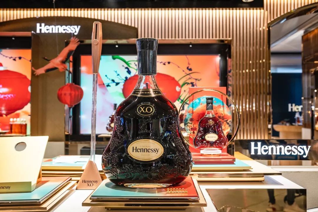 香港：购物的免税天堂，竟还藏着一处买酒的好去处