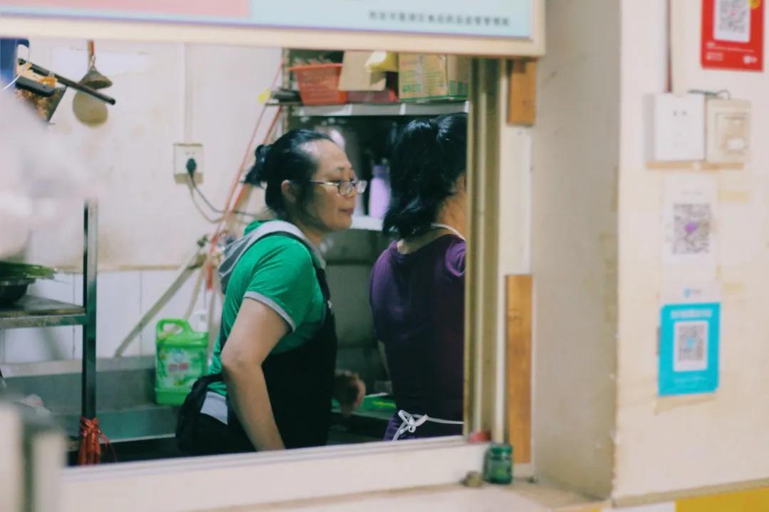 又香又臭的螺蛳粉太美味了,又臭又香螺蛳粉真的很好吃