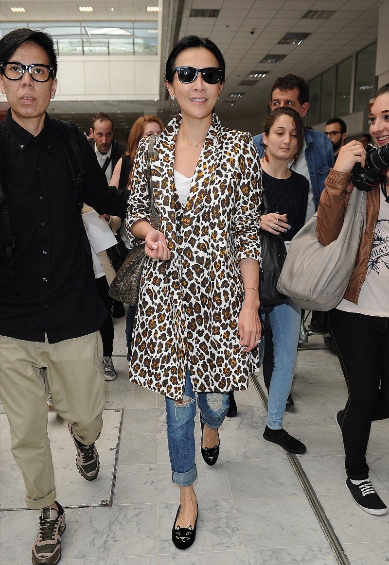 刘嘉玲穿西装牛仔裤和梁朝伟一起,刘嘉玲梁朝伟近期活动