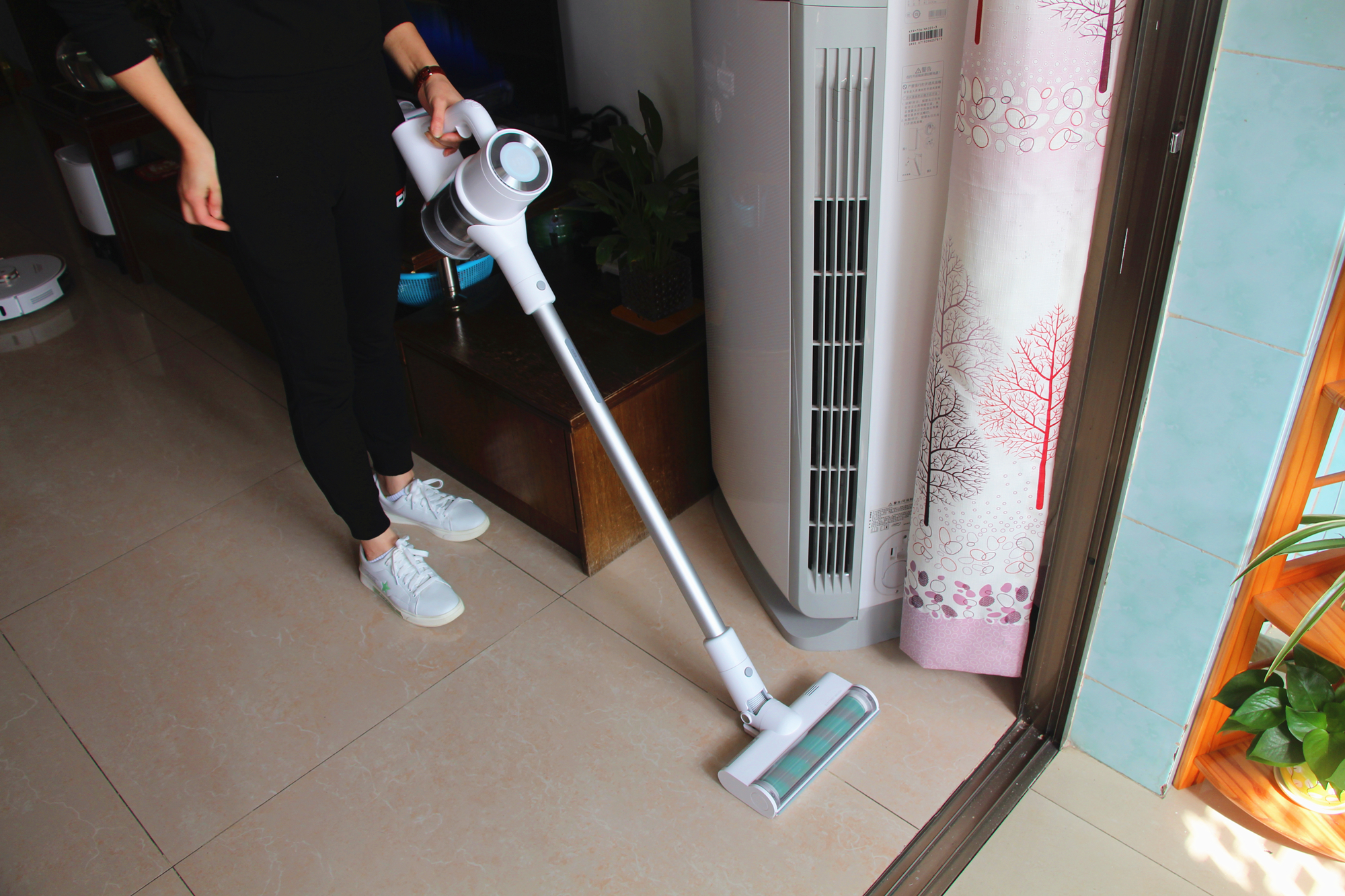 容易清理吸尘器推荐,无死角自动吸尘器推荐家用第一名