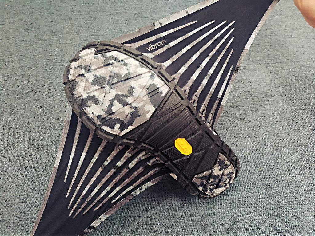 奇怪而又舒适:VibramFuroshiki包裹鞋体验
