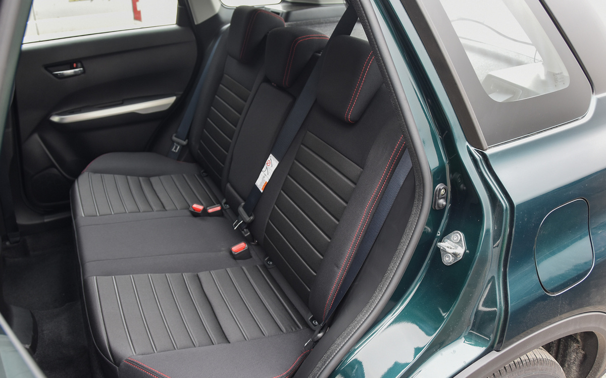 这日系车快被遗忘了，发动机纯进口，14w配全时四驱，才月销139台