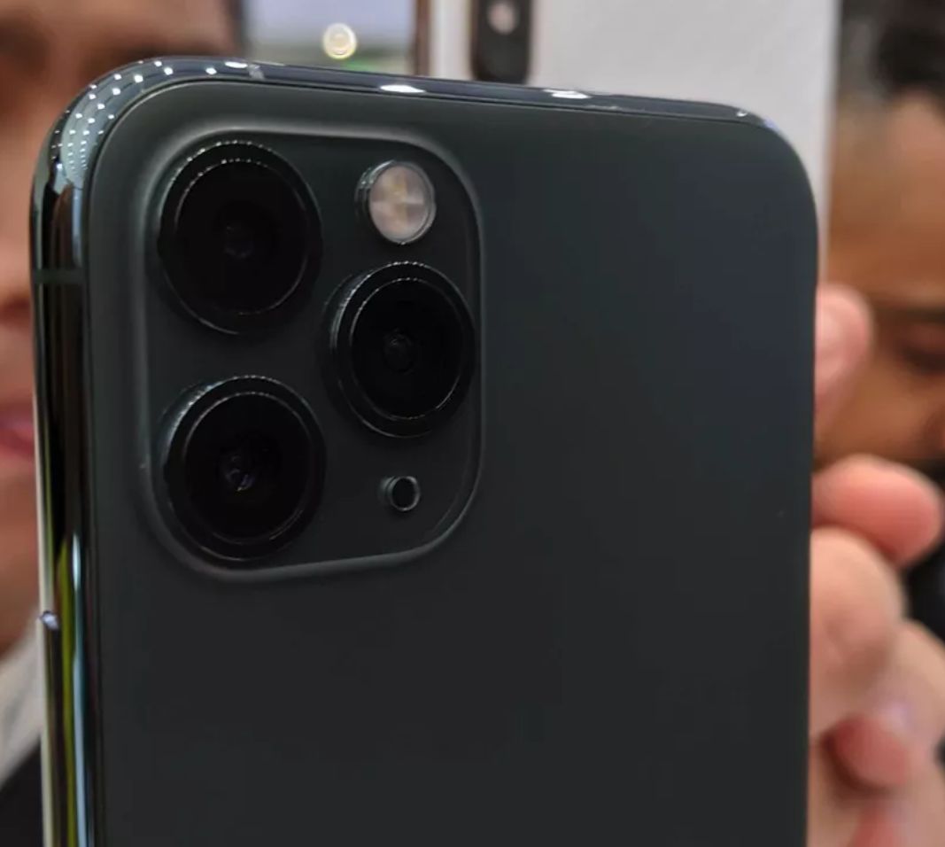 手机后摄像头玻璃片有什么作用,怎么保护手机摄像头的玻璃