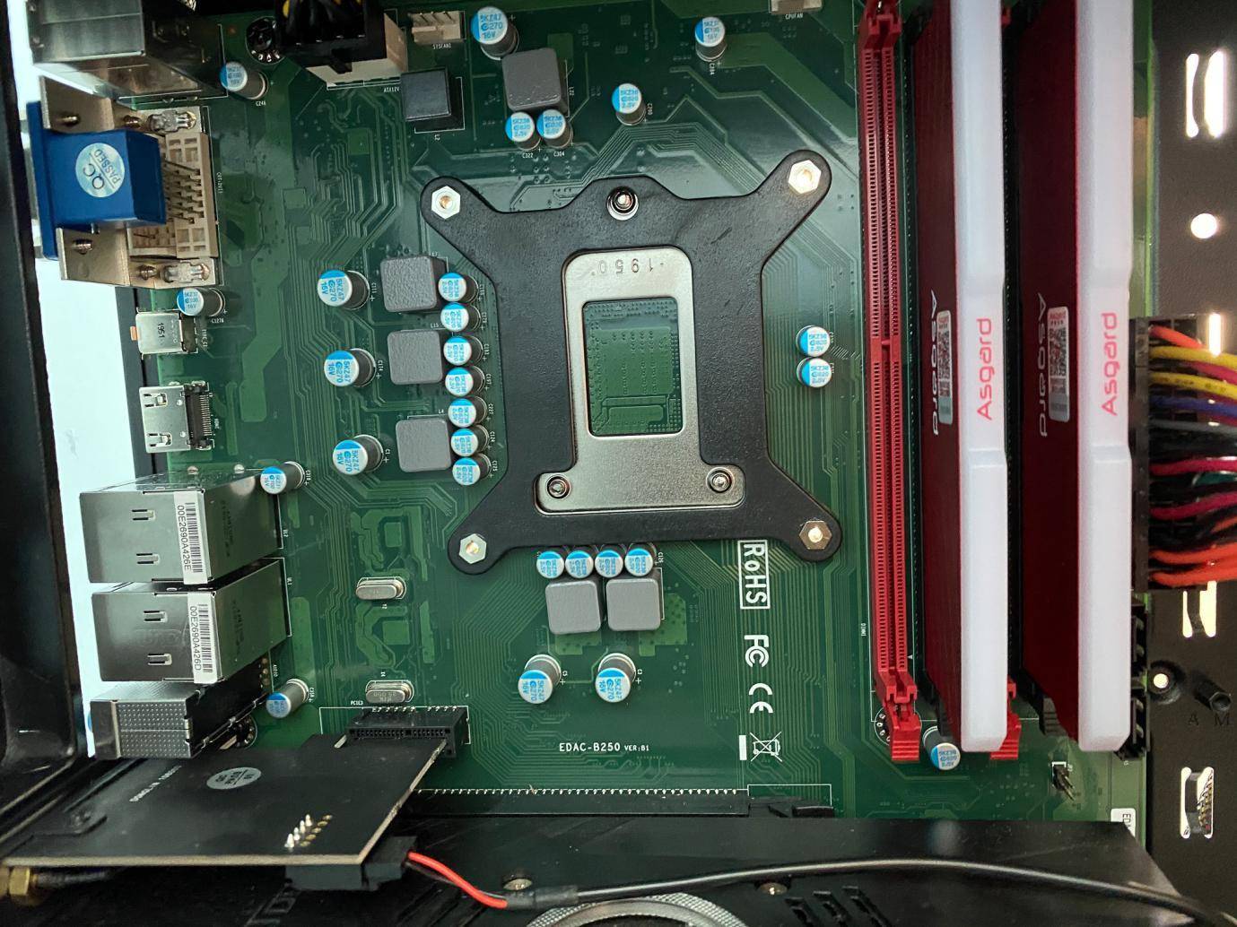 cpu安装在主板上还能拿下来吗,电脑换了主板和cpu需要重装系统吗