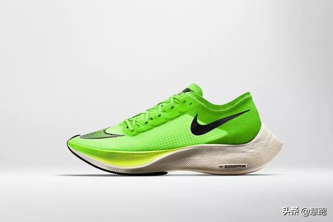 耐克碳板跑鞋是什么黑科技,耐克跑步鞋男款减震回弹透气