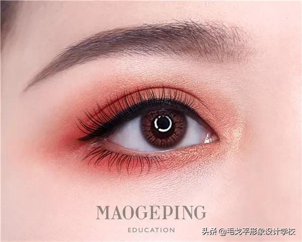 怎么避免眼妆脏,怎样防止眼妆脱落