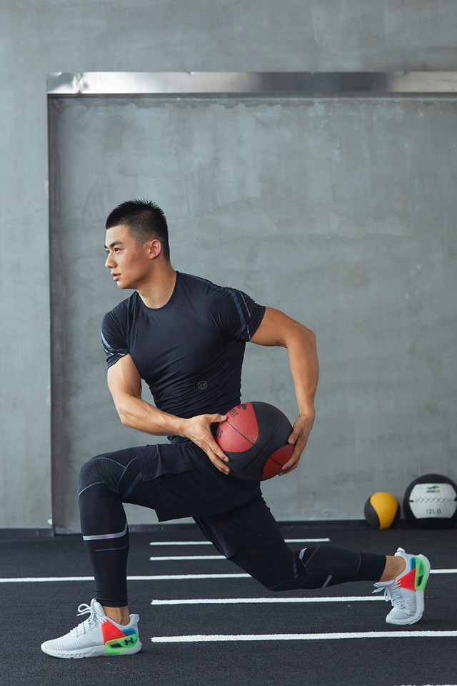 安德玛最新训练鞋,安德玛功能性训练鞋