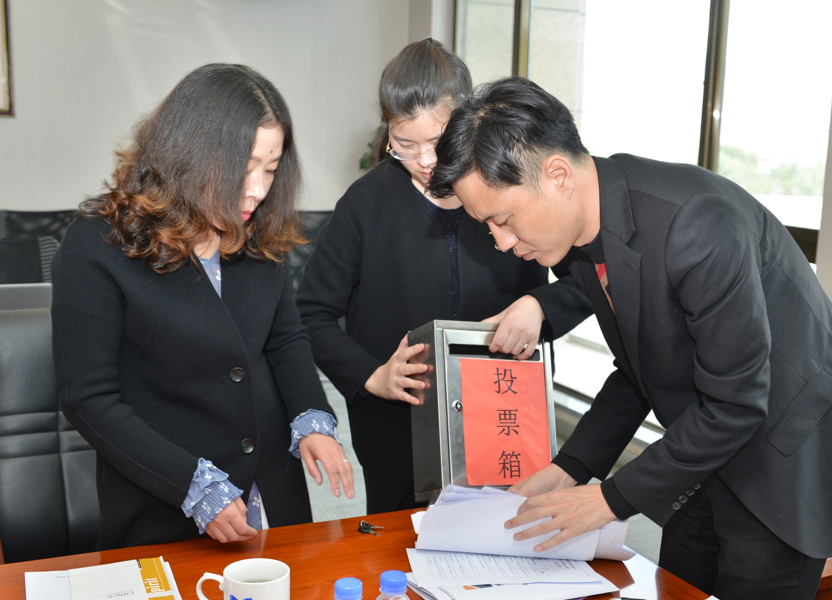 华钰矿业十大股东,拉萨华钰矿业有限公司