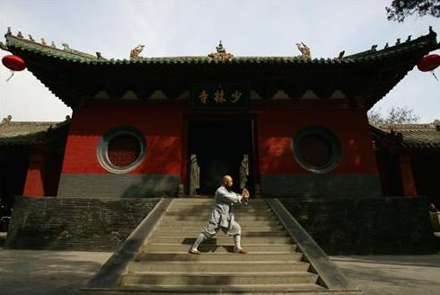 释永信少林寺补贴多少钱,少林寺一年能收入多少香火钱