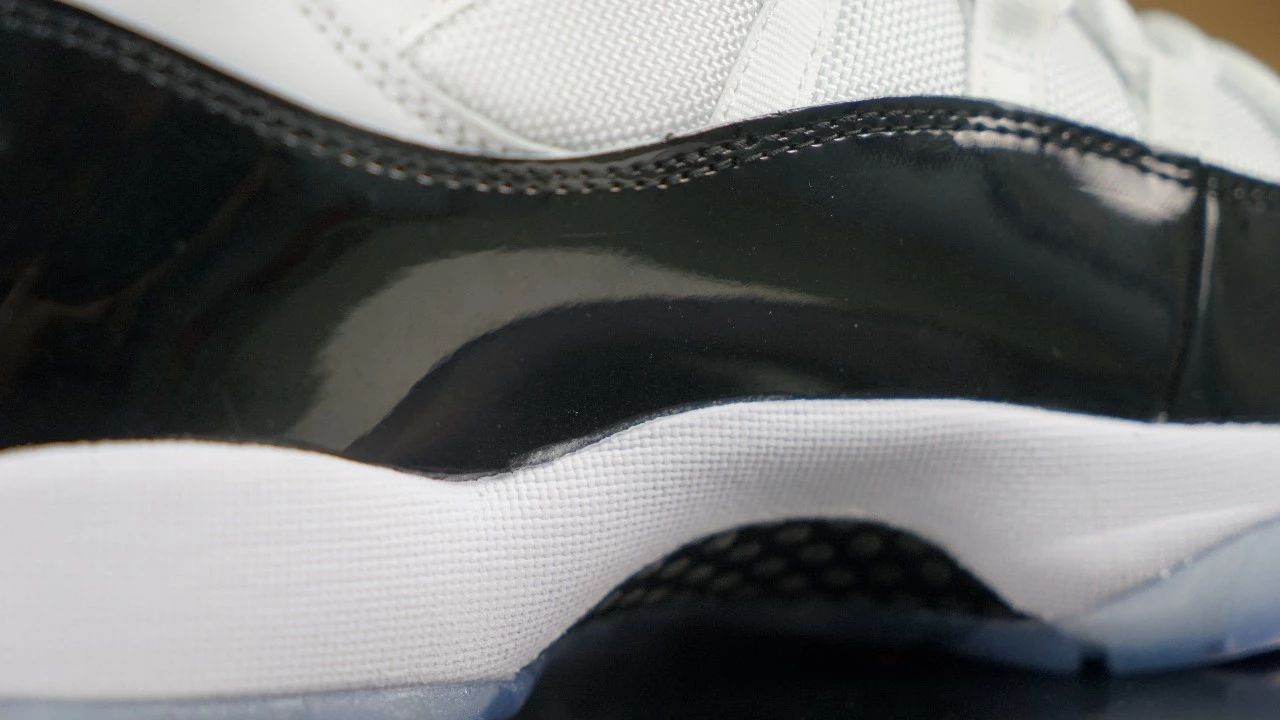 耐克aj11黑红,耐克aj11开箱