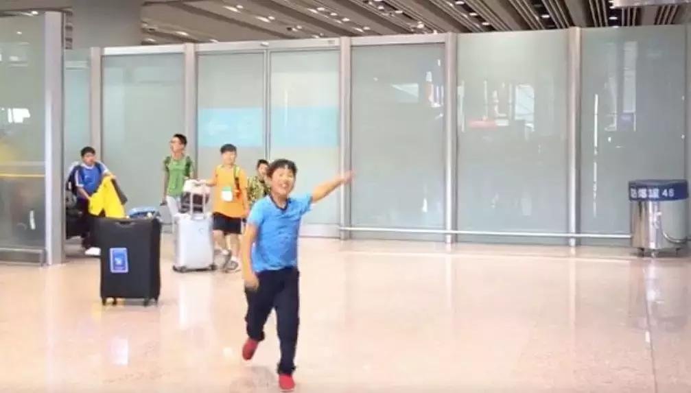 三个中产娃的暑假：每个孩子至少5个兴趣班，总开销4-8万