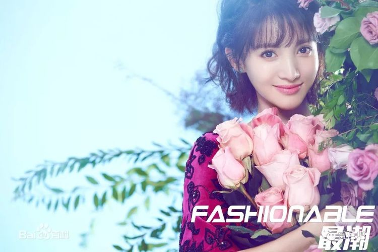 金晨的唯美甜美的写真,眼睛深邃的女星金晨