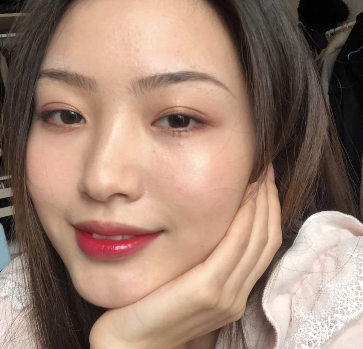 适合素颜又显白的正红色口红,最适合黄皮的10根红色系口红