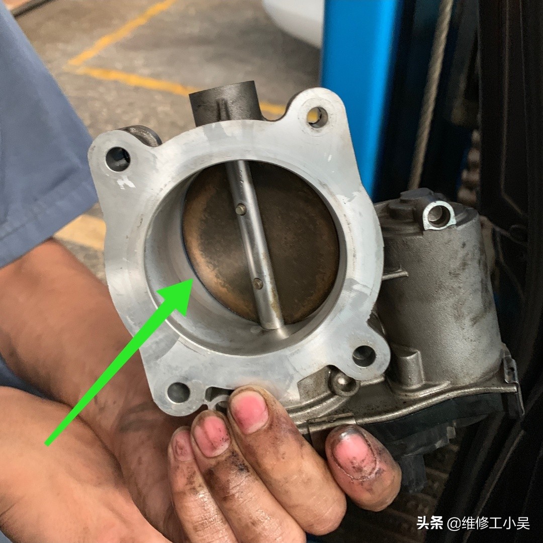 朗逸发动机故障灯亮油耗升高原因,油耗高发动机故障灯亮黄灯