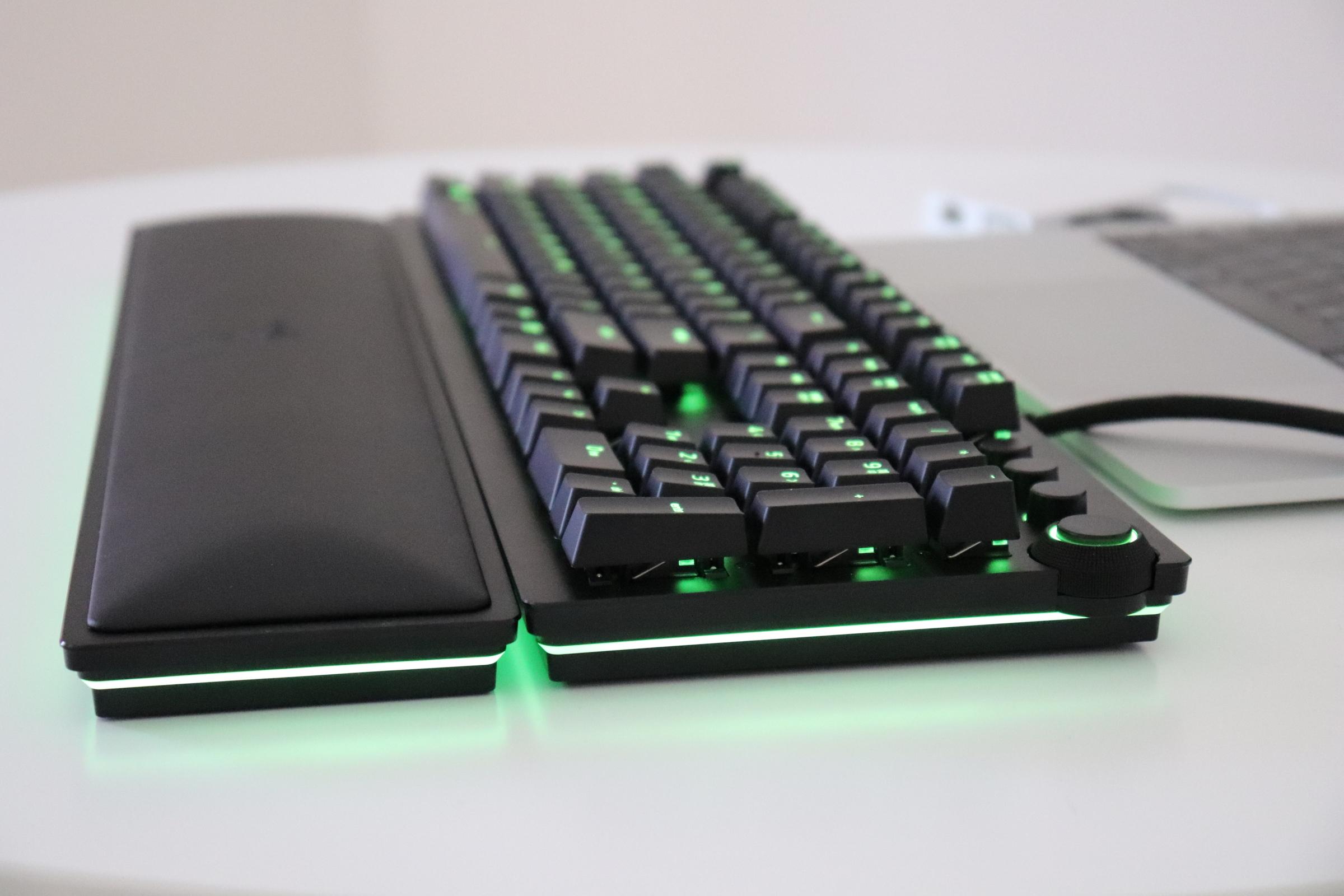 雷蛇光轴键盘的缺点和优点,雷蛇光轴键盘连续触发