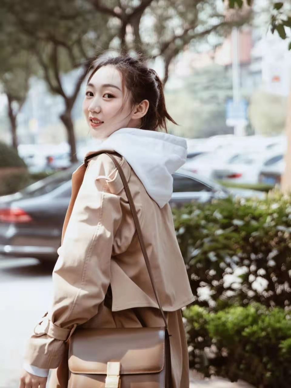 秋季流行的风衣穿搭,秋季风衣经典穿搭