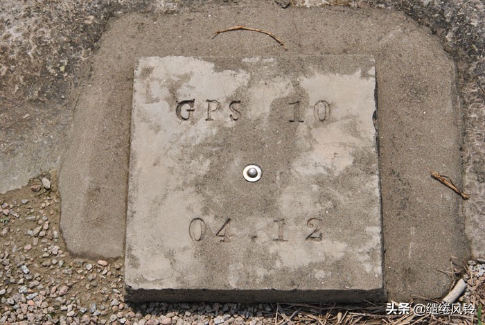 珠海竹洲水松林，意外发现的珠中江“SB”界碑，究竟作何解释？