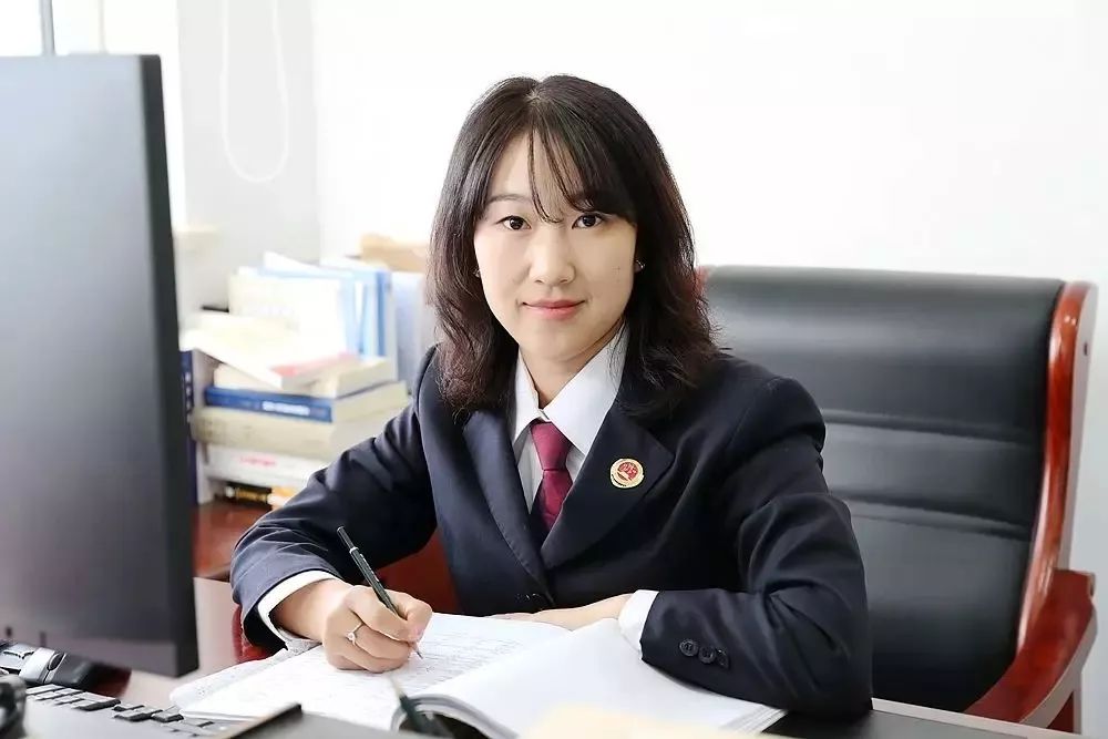 戏精“处长”打赏女主播挥金如土，百万钱款竟全是骗来的！