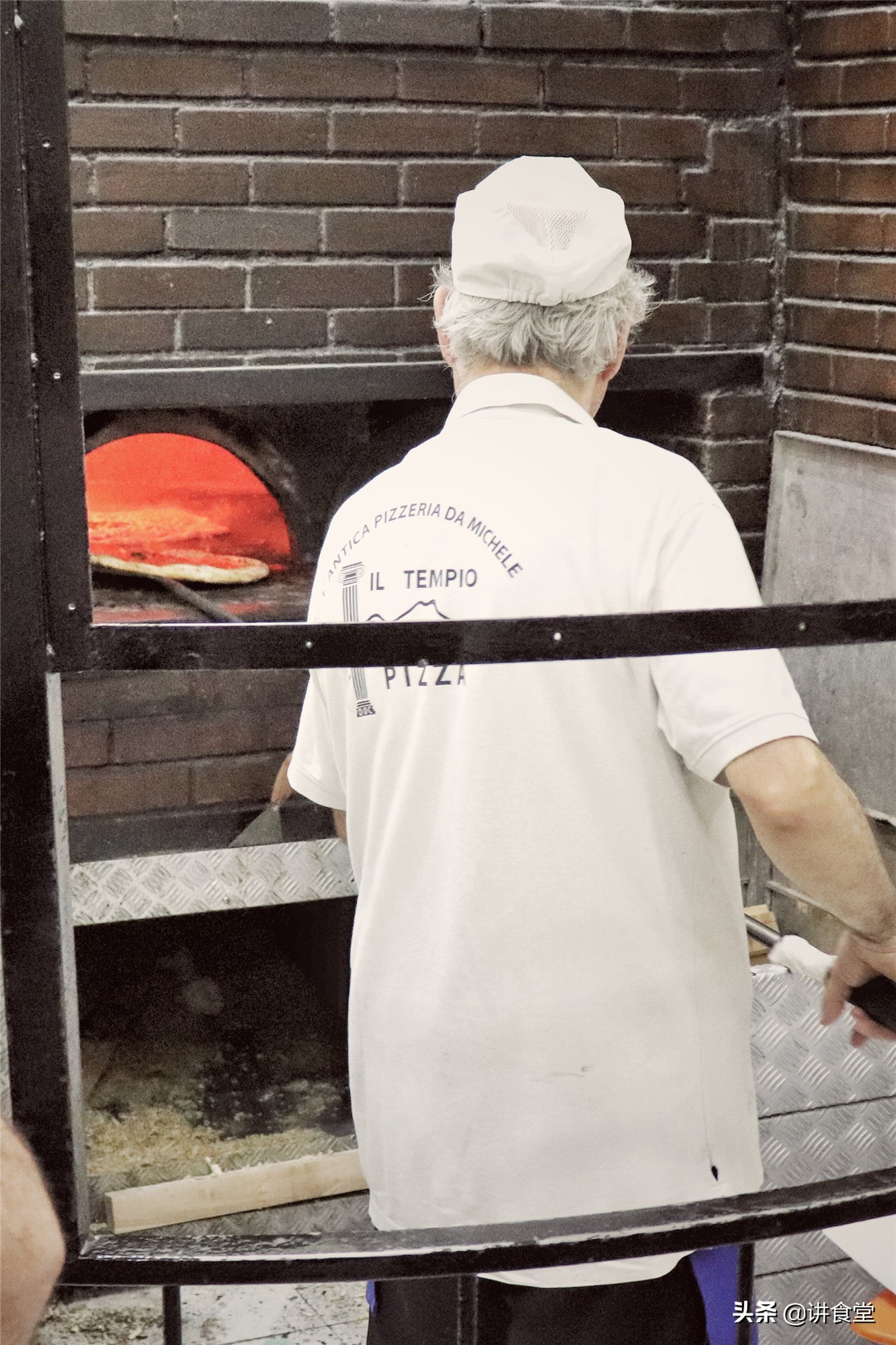 飞跃半个地球,探寻披萨最初的模样,原来可以这么简单这么好吃