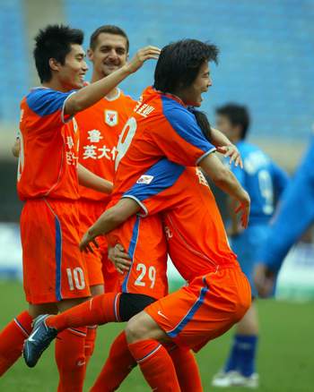 重温赛事-三强互不相让,深圳惨不忍睹,2005年中超联赛(第7轮)