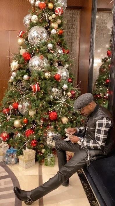 圣诞节足球明星,梅威瑟挥霍无度