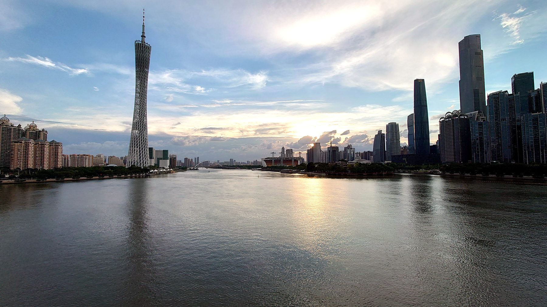 荣耀play5快充66w,荣耀play5活力版5g怎么样