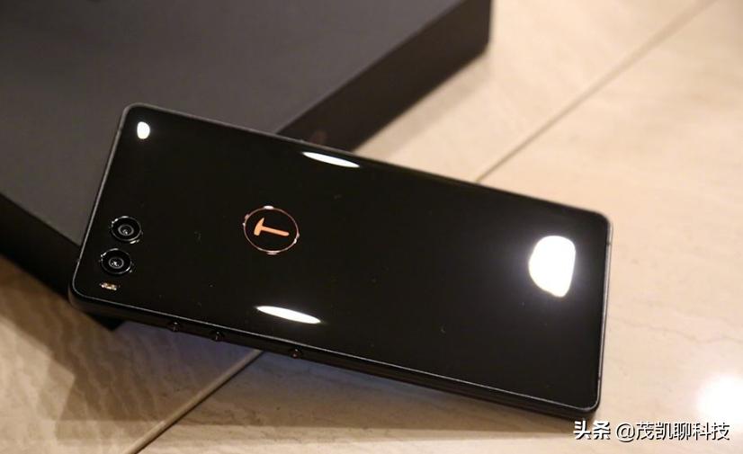 锤子坚果r1系统要更新吗,锤子坚果r1什么时候更新7.0版本