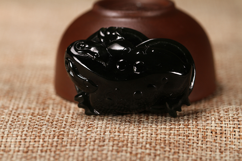 和田玉黑青籽有黑羊脂一说吗,它被誉为什么