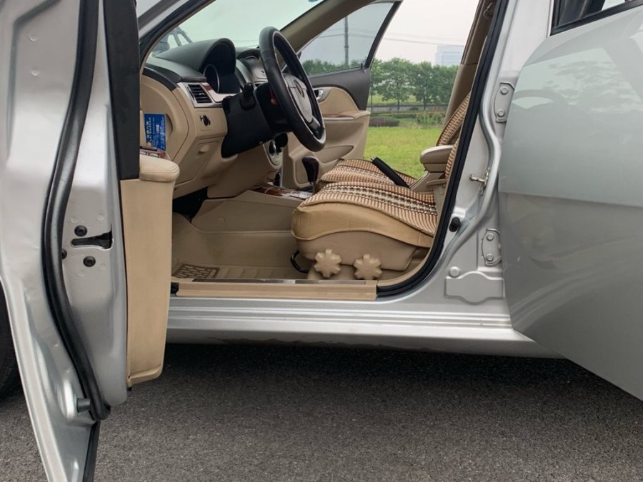 二手车推荐3万到5万别克凯越,出售2011年二手别克凯越