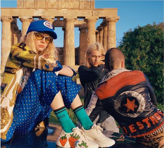 杨幂张天爱机场私服,杨幂与张天爱