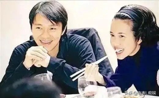 周星驰是如何从跑龙套变成导演的,周星驰从明星到网红