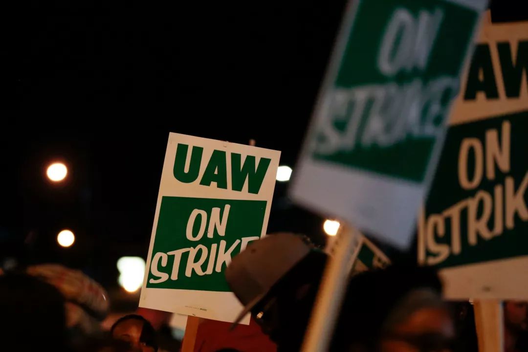 鐩墠閫氱敤姹借溅鐨勫伐璧勬槸澶氬皯,缇庡浗閫氱敤姹借溅鏃惰柂澶氬皯