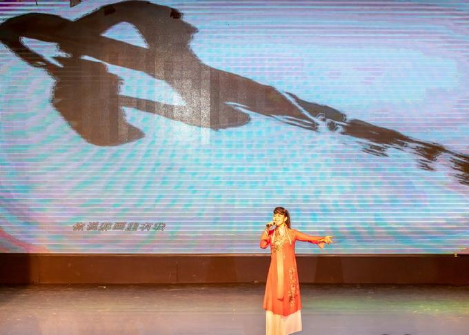 出席中国书画春晚和书画展开幕式,中国书画春晚新春特别节目