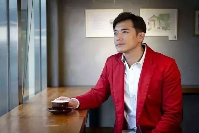 双喜临门！TVB力捧小生41岁生日宣布三度当爸爸：希望是最后一个