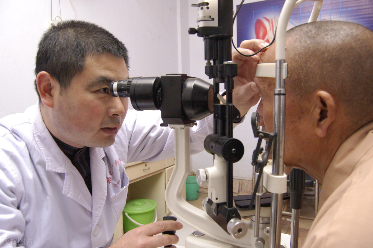 眼突眼胀耳鸣腰痛,眼胀畏光头痛怎么回事