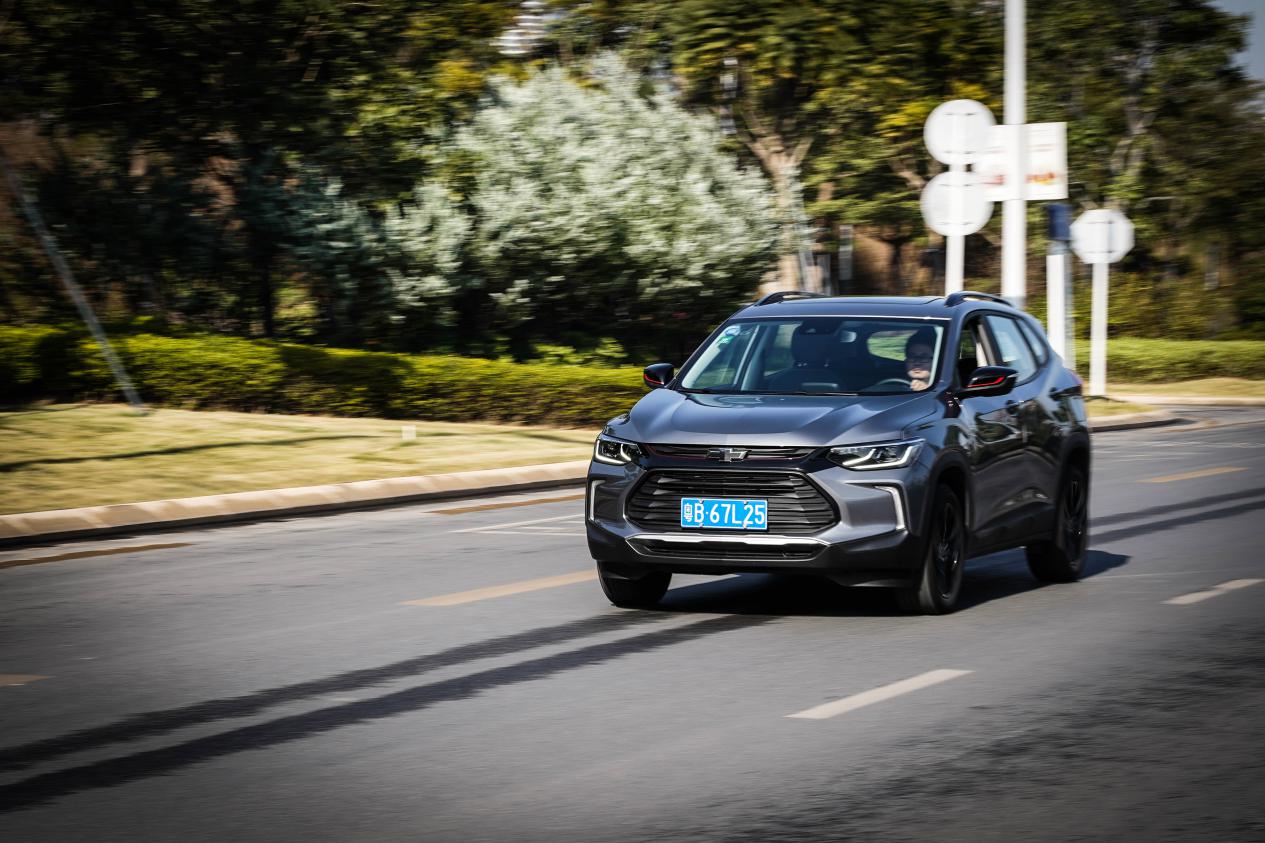 雪佛兰创酷2019款335t潮版讲解,雪佛兰创酷2019款335t尊版