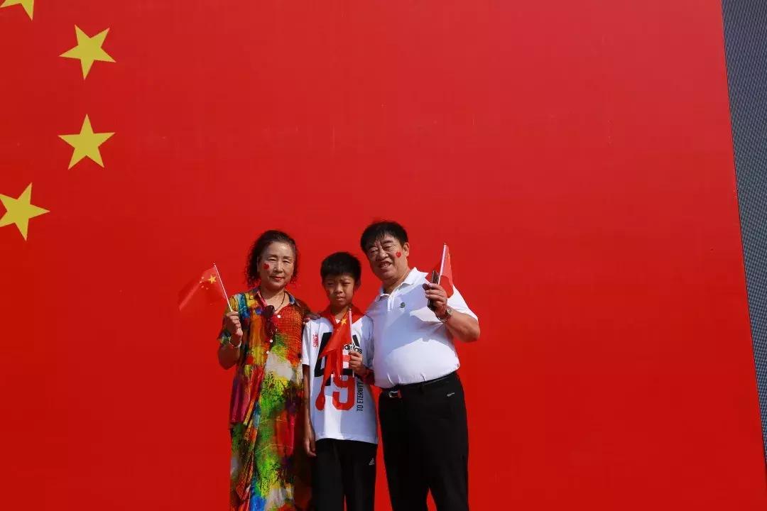 栉风沐雨七十载沧桑巨变铸辉煌,栉风沐雨一百年砥砺前行