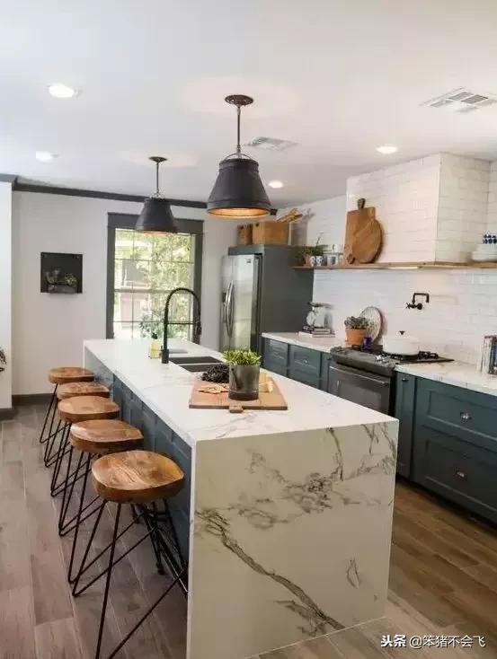 橱柜用什么台面最耐用最实惠的,什么橱柜台面耐用不开裂