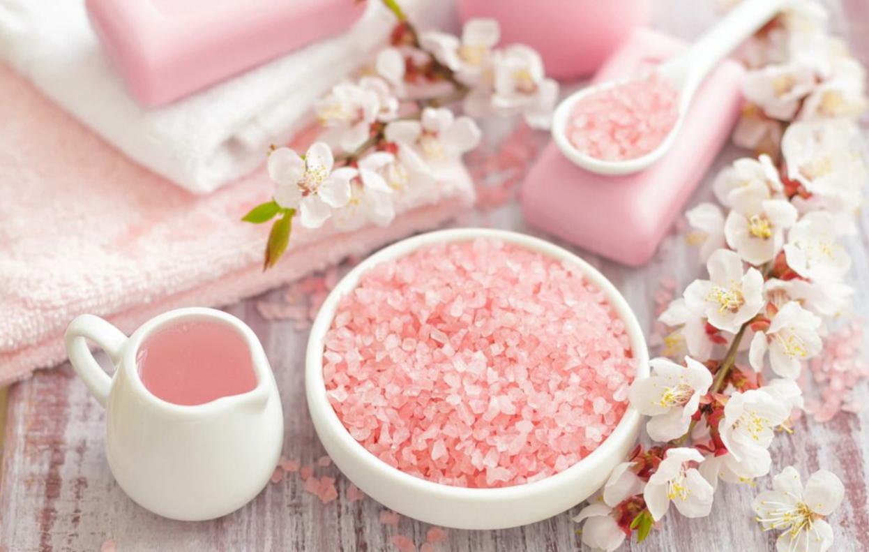 后背痘痘怎么祛痘疤,后背痘痘怎么祛除又疼又硬